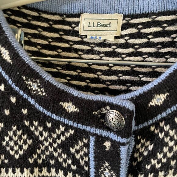 L.L.Bean Size XL wool button front thick knit Nordic print cardigan - Picture 2 of 10